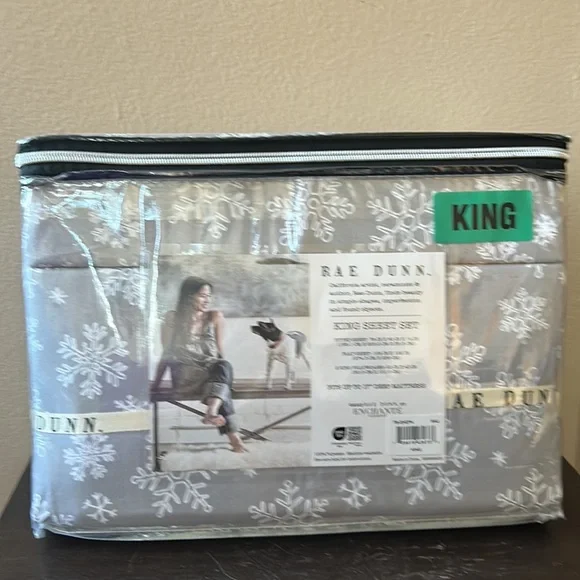 RAE DUNN Snowflakes Christmas Holiday Soft 4pc. KING Sheet Set
